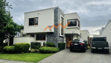 Inmovision Gestión Inmobiliaria Vende Exclusiva Casa estilo mediterráneo 